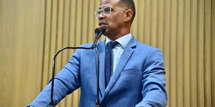 “Solidarizo-me a esta família, assim como todas que são vítimas do capacitismo”, diz Byron