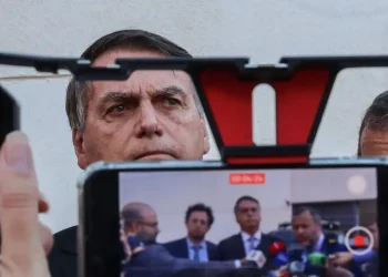 PGR denuncia Bolsonaro e mais 33 por tentativa de golpe de Estado