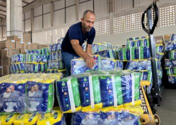 SMS regulariza estoque de fraldas geriátricas: mais de 152 mil pacotes já estão em distribuição