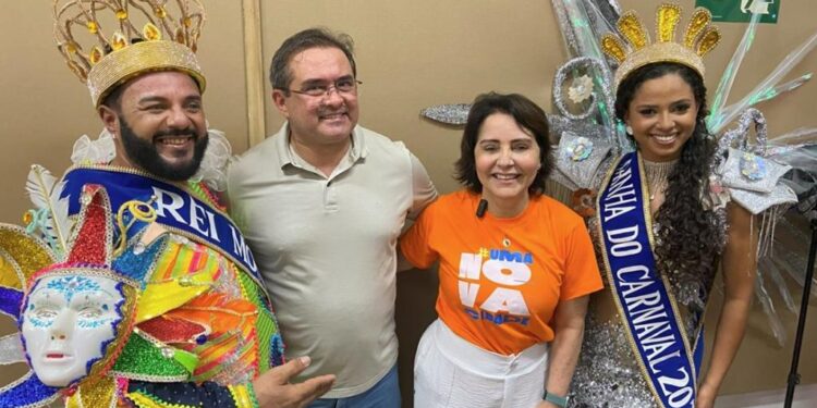 Rei Momo e Rainha do Carnaval 2025 são coroados em Aracaju