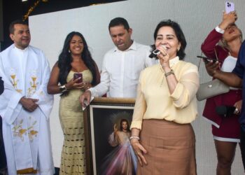 Prefeita Emília Corrêa participa de inauguração da Braúna Atacado