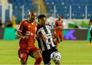 Sergipe perde em casa para o Ceará por 2 a 0 e está fora da Copa do Brasil