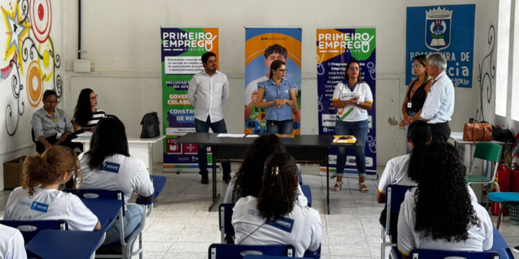 Participantes do Programa Primeiro Emprego se preparam para início da fase prática em Estância