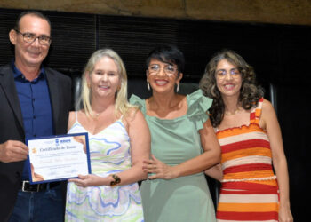 Posse dos novos diretores reforça compromisso com a gestão democrática nas escolas estaduais de Aracaju