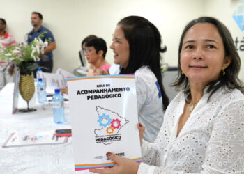Secretaria de Estado da Educação realiza entrega do Guia de Acompanhamento Pedagógico da Rede Estadual