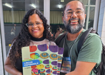 Secretaria de Educação reforça importância do material didático na Rede Estadual de Ensino