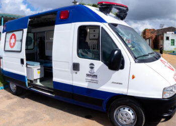 Governo do Estado entrega ambulância inter-hospitalar para Riachão do Dantas