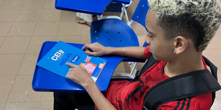 Centro Estadual de Idiomas inicia as aulas para a comunidade da rede pública do estado