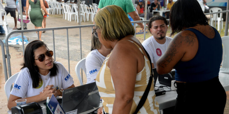 Centro de Atendimento ao Cidadão leva serviços para o ‘Sergipe é aqui’ na Barra dos Coqueiros