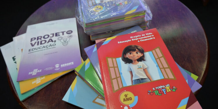 Parceria entre Secretaria da Educação e Sebrae leva inovação para as escolas de Sergipe