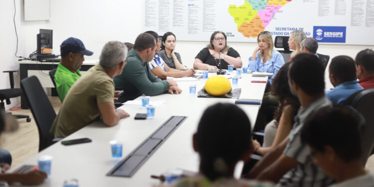 Secretaria da Educação reúne cooperativas da agricultura familiar para fortalecer parceria na alimentação escolar