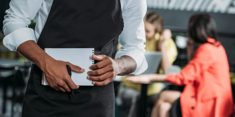 Trabalho temporário cresceu mais de 7% em 2024 e deve seguir forte no Brasil