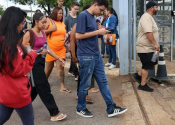 Enem: candidato deve justificar ausência em 2024 para ter isenção
