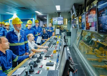 Ao lado de Zema, Lula defende relação republicana