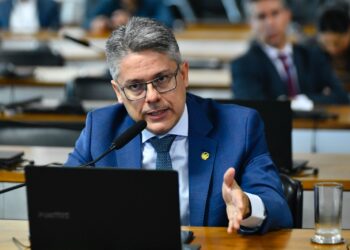 Senador Alessandro atua para prevenir superendividamento dos trabalhadores