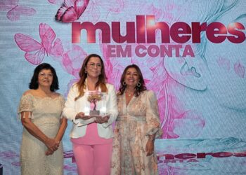 Mulheres em Conta: Delegada Katarina participa de debate e é homenageada no TCE 