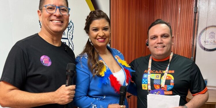Prefeitura Móvel é inaugurada no aniversário de Aracaju e bate recorde de audiência