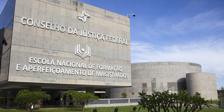 Justiça Federal libera R$ 2,3 bilhões para pagar atrasados do INSS; confira quem recebe
