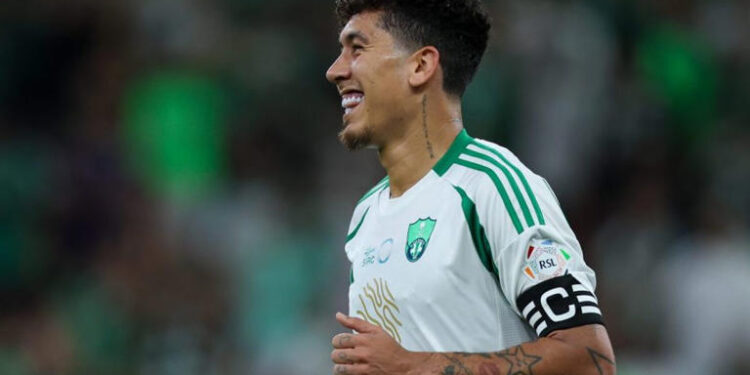 Roberto Firmino ganha data para deixar o Al-Ahli e pode finalmente desembarcar no futebol brasileiro