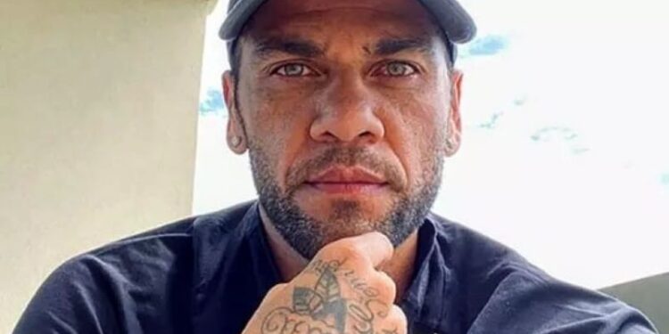 Justiça da Espanha anula condenação de Daniel Alves por estupro