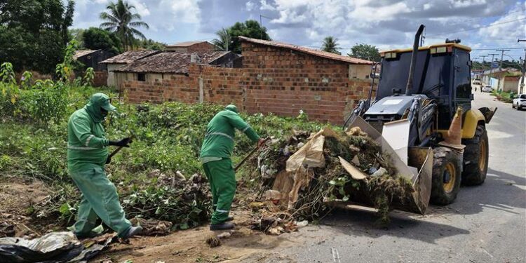 Residencial Santo Antônio recebe Mutirão de Limpeza da Prefeitura