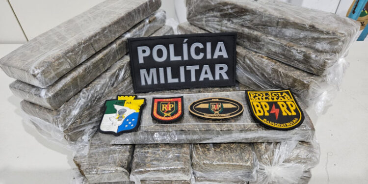 PM/SE apreende 13 quilos de maconha no bairro Coqueiral em Aracaju