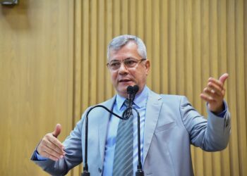 Iran Barbosa apela pela atualização do valor do piso salarial do magistério