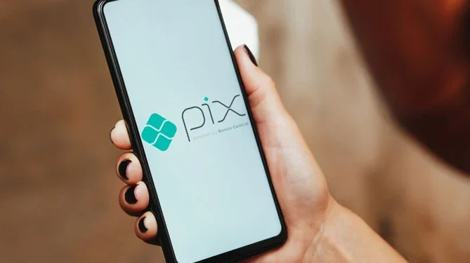 Banco Central descarta cancelamento de chaves Pix por débitos fiscais de empresas