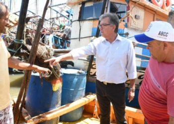 Senador Laércio destina quase R$ 2 milhões para associação de beneficiamento de pescados em Pirambu