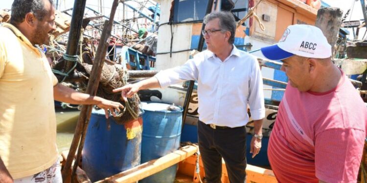 Senador Laércio destina quase R$ 2 milhões para associação de beneficiamento de pescados em Pirambu