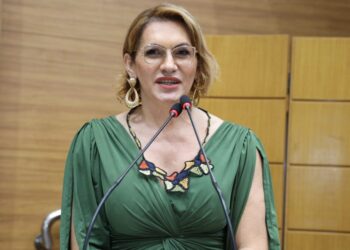 Linda Brasil reivindica a convocação dos aprovados no concurso da COGERP/SE