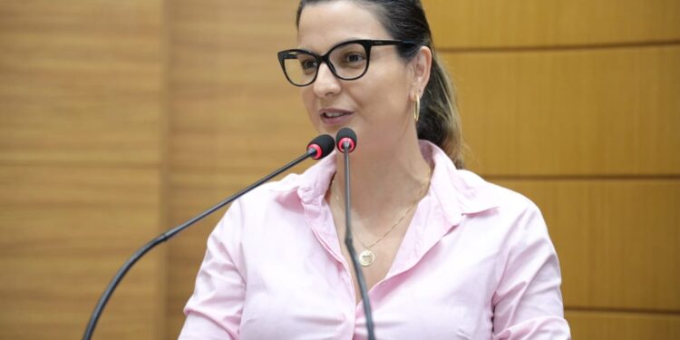 Dra. Lidiane Lucena enfatiza que o governo de Sergipe avança em saúde e atendimento hospitalar humanizado