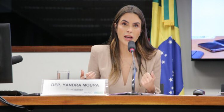 Yandra Moura é eleita presidente da Comissão de Integração Nacional e Desenvolvimento Regional