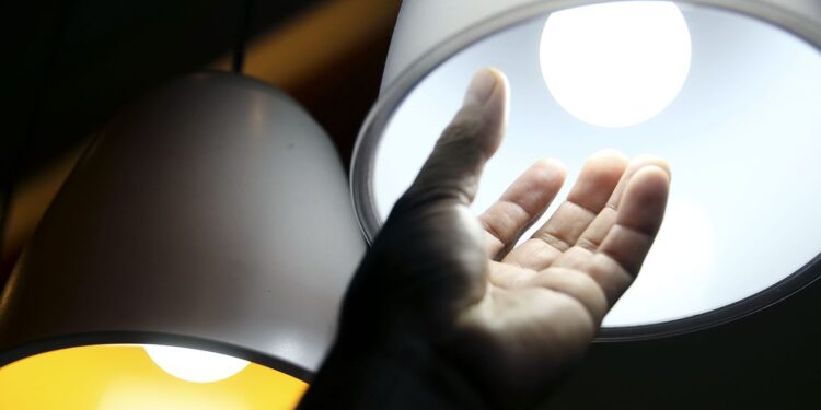 Pressionada pela energia elétrica, inflação de fevereiro fica em 1,31%