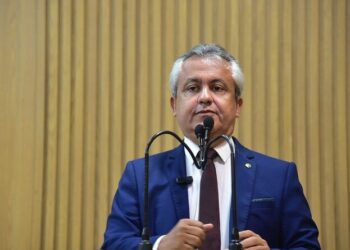 Elber cobra detalhes de projeto para empréstimo da Prefeitura de Aracaju