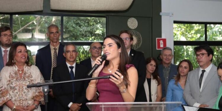 “Desejo que aqui seja um lugar próspero e forme muitos jovens”, diz Yandra durante inauguração do restaurante Reinaldo Moura no TCE