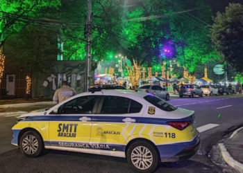 SMTT atua para organizar o trânsito no entorno da Praça Fausto Cardoso, neste sábado