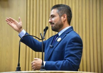 Ricardo Vasconcelos destaca PL de empréstimo que viabiliza compra de ônibus elétricos para a capital