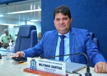 Miltinho Dantas vota a favor de empréstimo de R$ 161 milhões para aquisição de ônibus elétricos