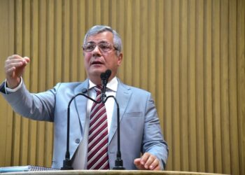 Iran destaca decisão tomada em Assembleia pelo magistério de Aracaju
