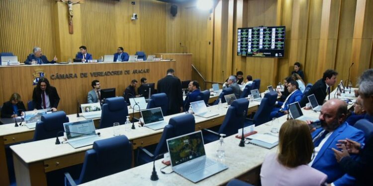 CMA recebe superintendente da SMTT para discutir PL do Executivo, que propõe empréstimo de R$ 161 milhões para compra de ônibus elétricos