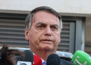 Bolsonaro pede anulação da delação de Cid e afastamento de Moraes