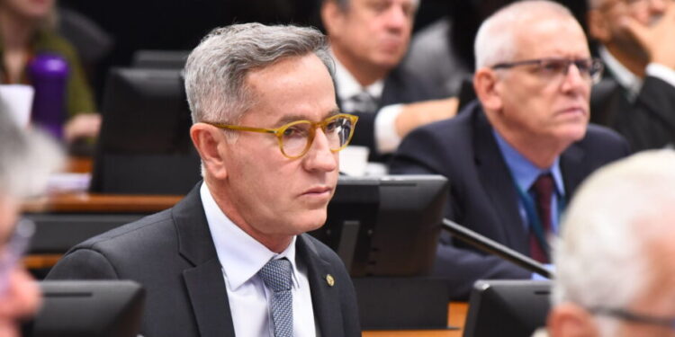 Projetos de Nitinho tornam creches e escolas ambientes livres de pedófilos