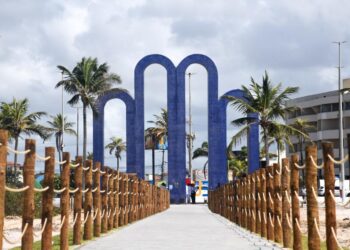 Prefeitura de Aracaju reconstrói e entrega nova passarela na Orla de Atalaia em apenas 72 horas