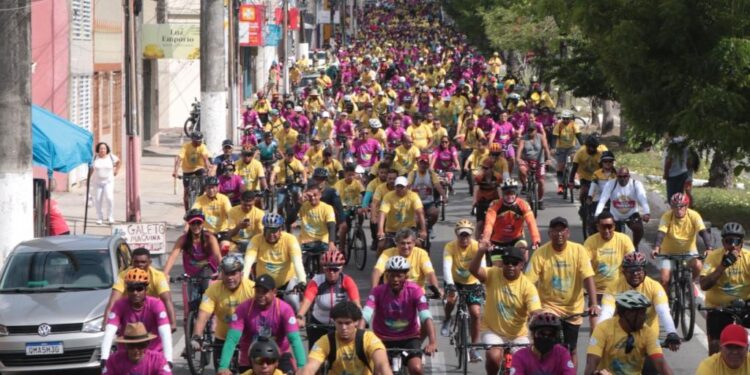 Mais de 3 mil pessoas participam do Passeio Ciclístico em comemoração aos 170 anos de Aracaju