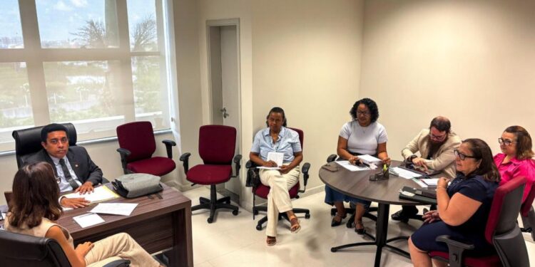 Educação de Aracaju e MP/SE firmam parceria para o Projeto Enxergando o Futuro nas escolas