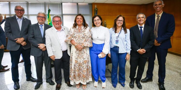 Prefeita Emília Corrêa participa de inauguração de Restaurante Escola do Senac no TCE