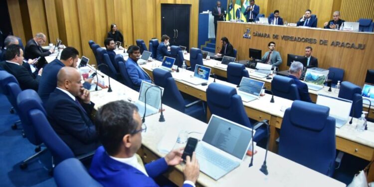 Câmara autoriza Prefeitura de Aracaju a realizar financiamento para aquisição de ônibus elétricos