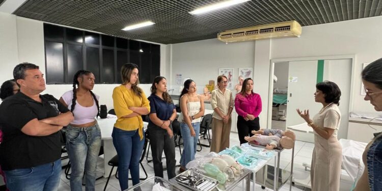 Saúde de Aracaju capacita profissionais para período de sazonalidade de doenças respiratórias