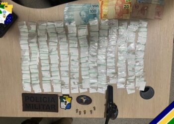 Polícia Militar prende dois homens por porte ilegal de arma de fogo e tráfico de drogas em Nossa Senhora da Glória